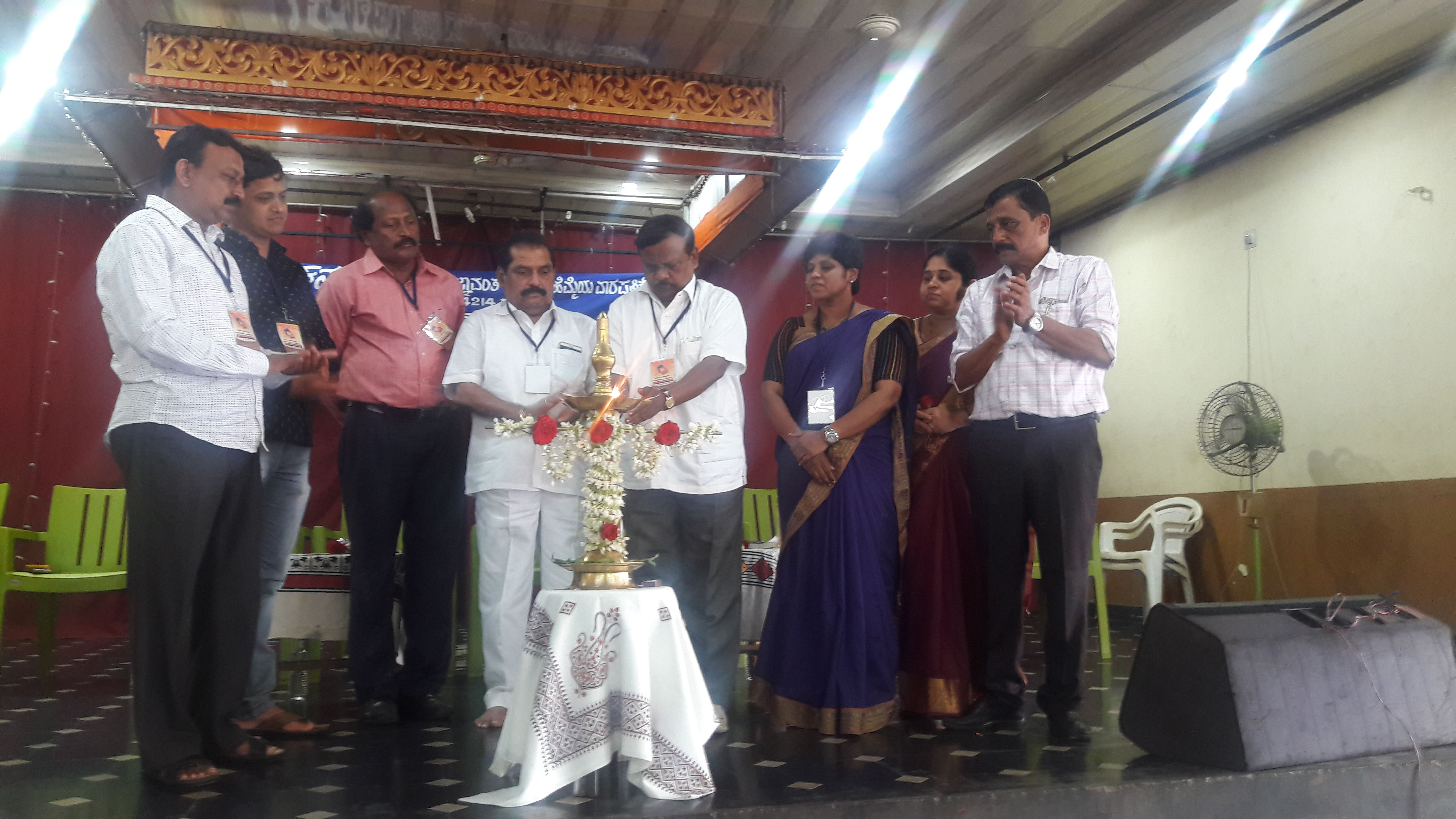 ಸಂವಿಧಾನವನ್ನು ಗೌರವಿಸಿ ಅನುಸರಿಸುವ ಮೂಲಕ ಪ್ರಜಾಪ್ರಭುತ್ವ ಉಳಿಸಲು ಪ್ರಯತ್ನಿಸಿ: ಎಲ್. ಹನುಮಂತಯ್ಯ